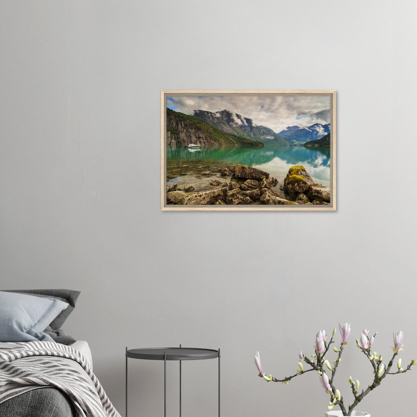 Framed canvas of adventure and stillness at Strynevatnet