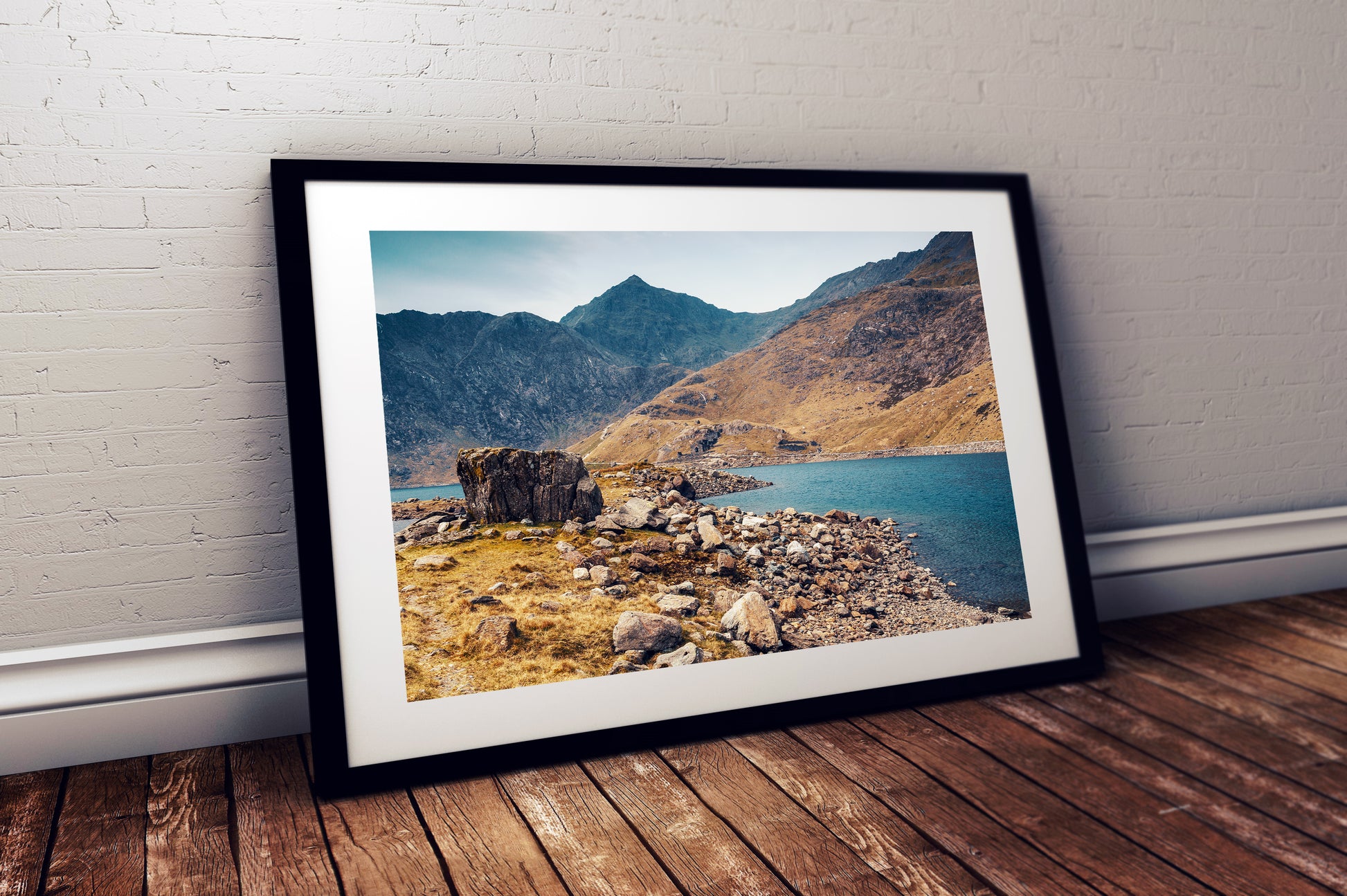 High-resolution photograph of Llyn Llydaw in Snowdonia