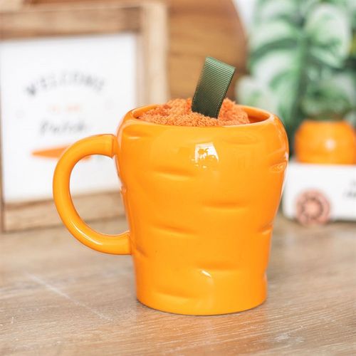 Carrot-shaped mug and fluffy socks gift set in bright orange