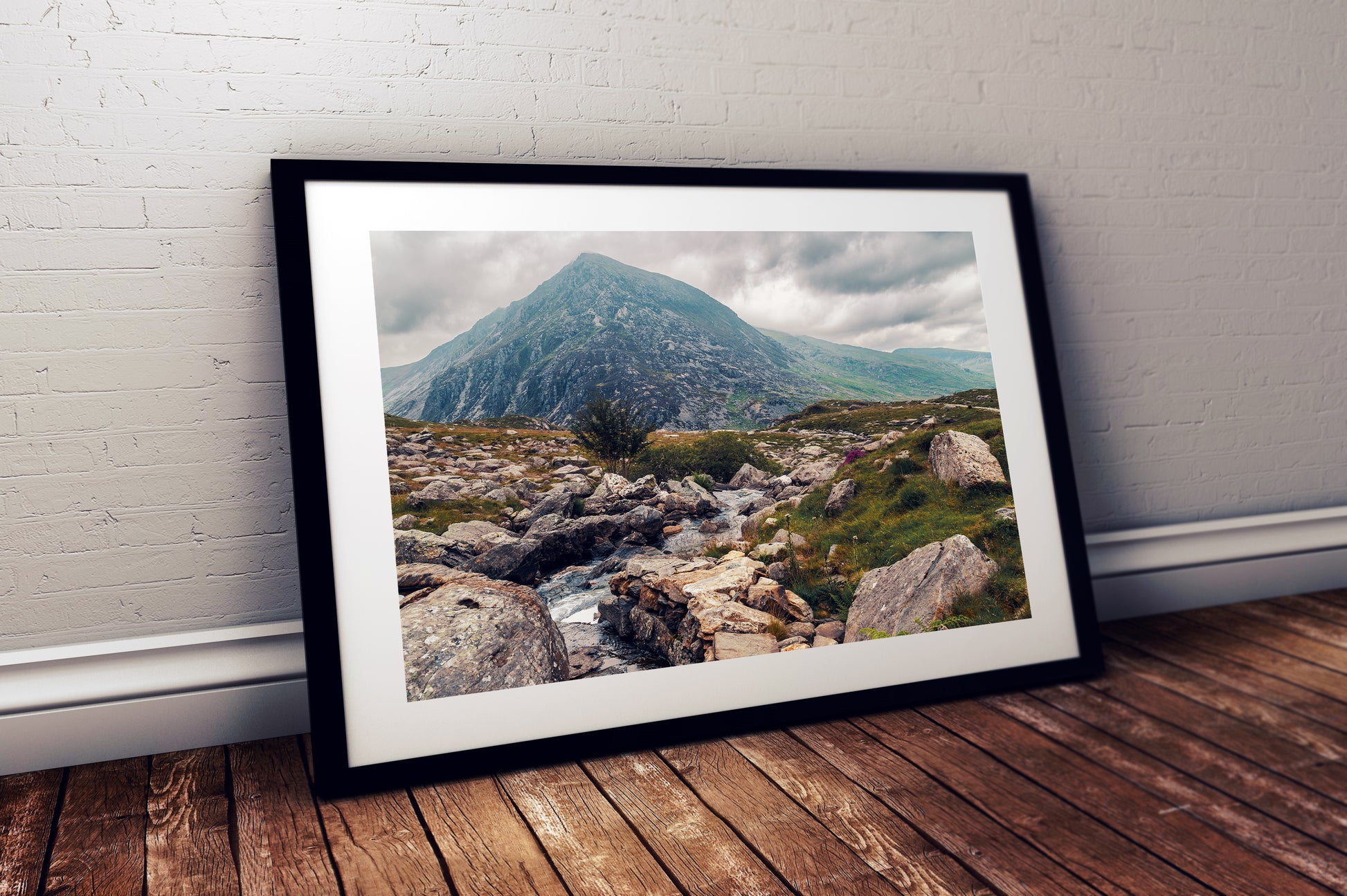 Stream flowing through rocks at Llyn Idwal
